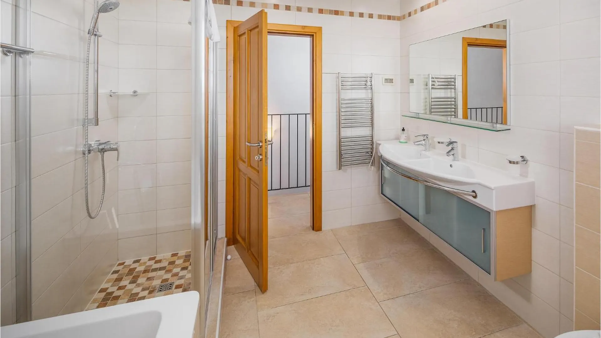 4 Bedroom Gorgeous Home In Baredine Donje Baredine 0*,