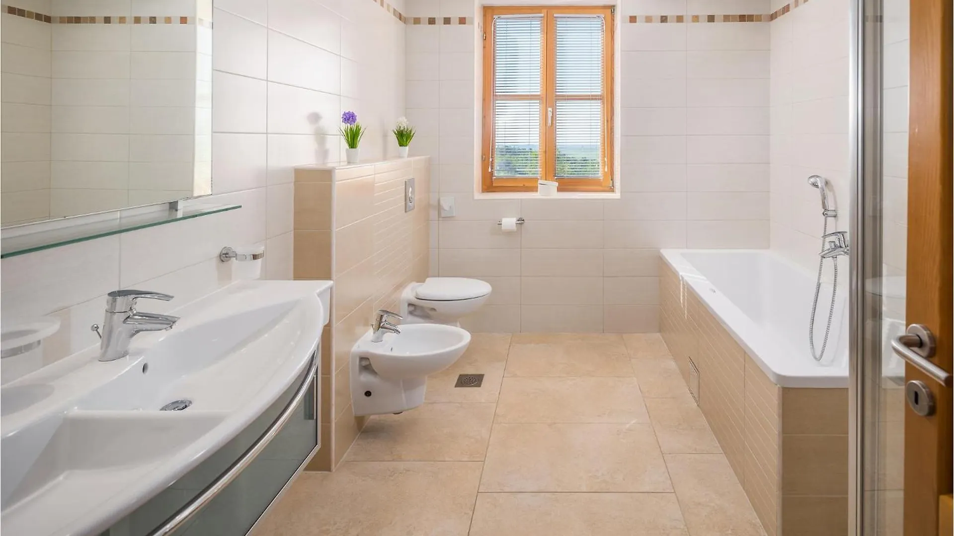4 Bedroom Gorgeous Home In Baredine Donje Baredine